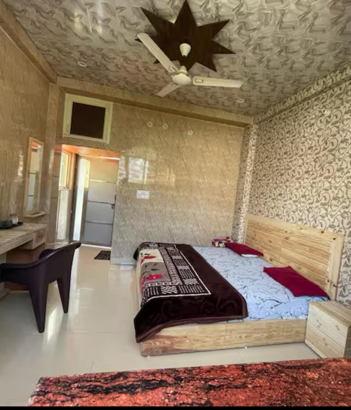 Art Bliss Hostel Rishikesh Bagian luar foto