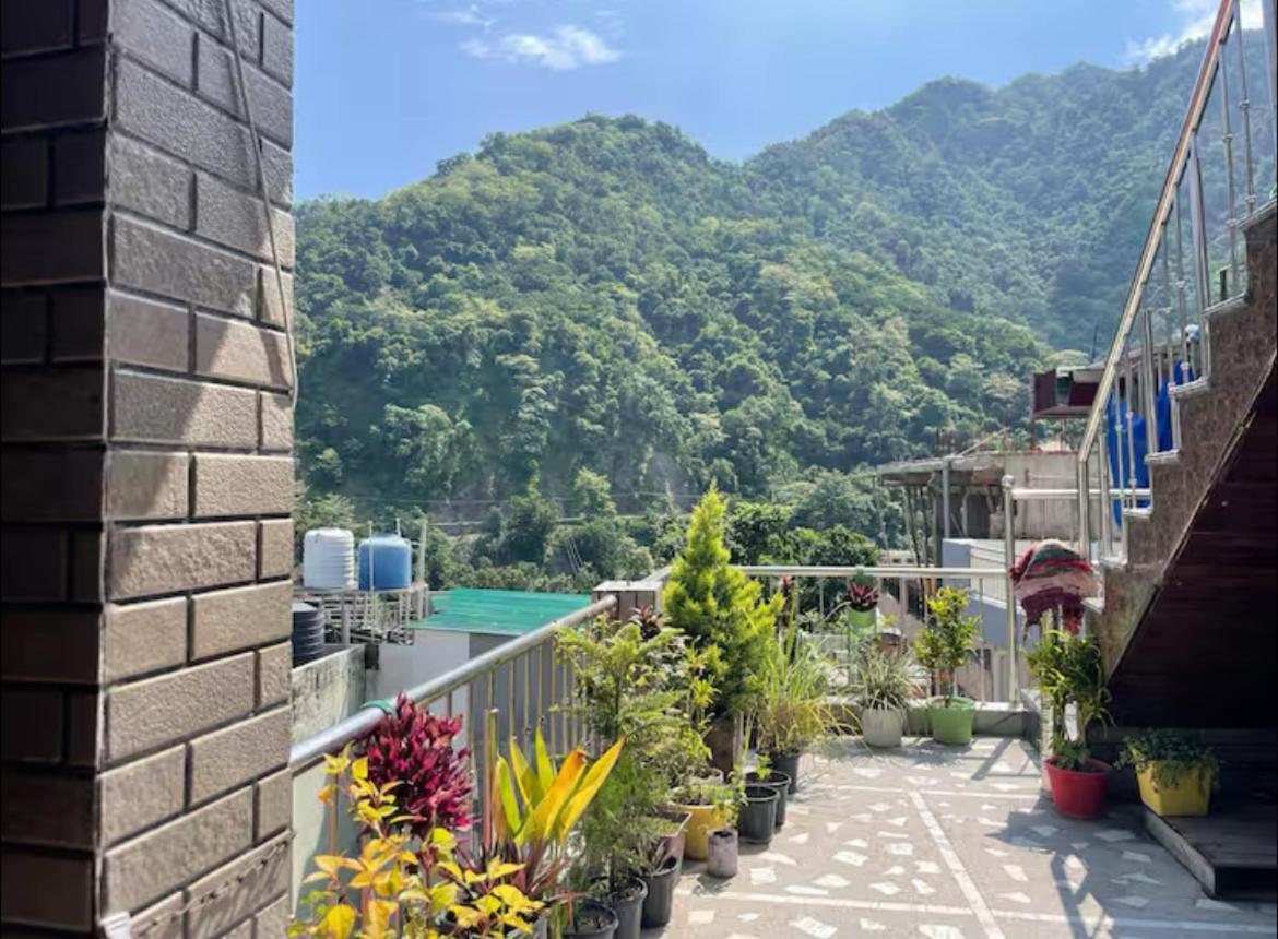 Art Bliss Hostel Rishikesh Bagian luar foto